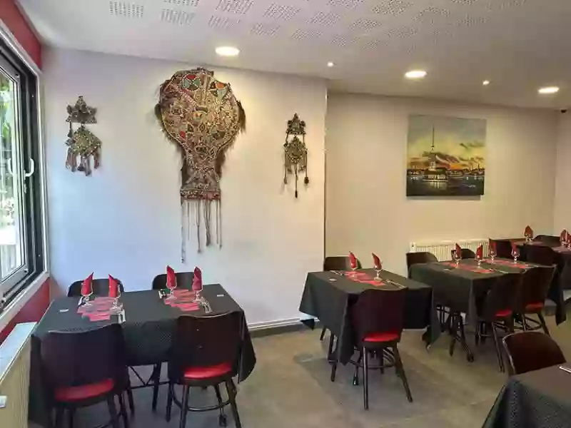 Galerie - La Rose Rouge - restaurant DECINES-CHARPIEU - Restaurant halal Meyzieu