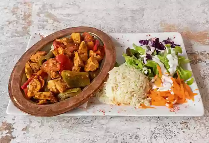 Le restaurant - La Rose Rouge - Restaurant oriental Decines - Restaurant halal Meyzieu